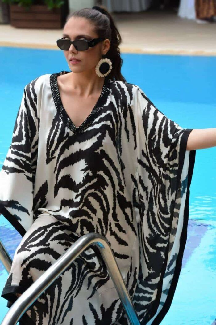 ZEBRA V-NECLINE KIMONO - Image 5