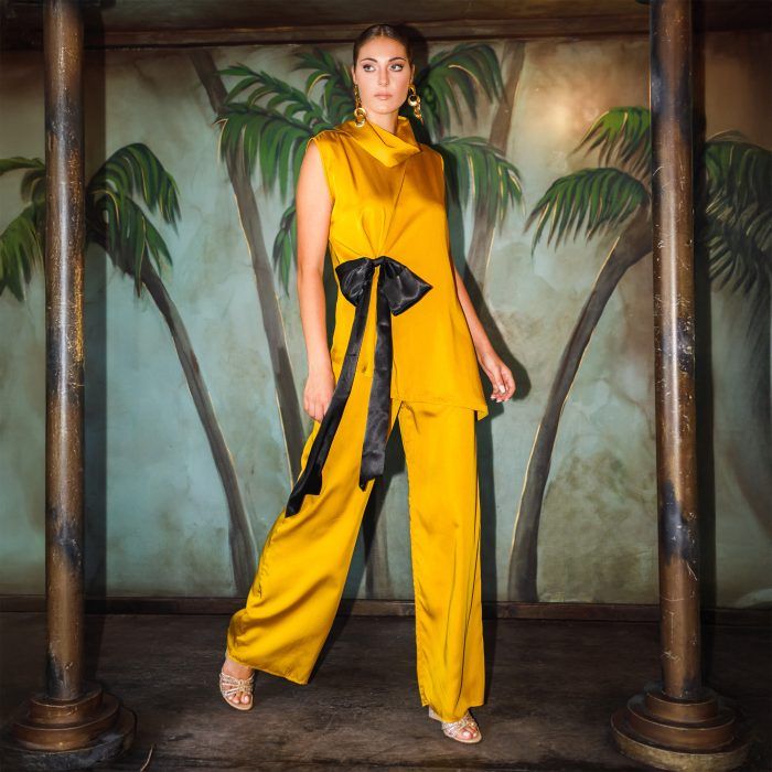 Gorgonian Sleeveless Blouse Black Bow - Image 3