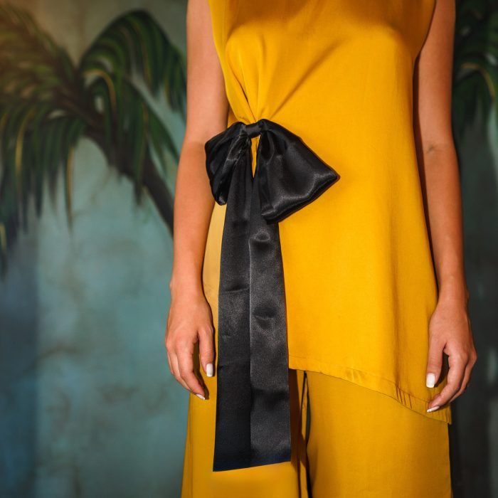 Gorgonian Sleeveless Blouse Black Bow - Image 2